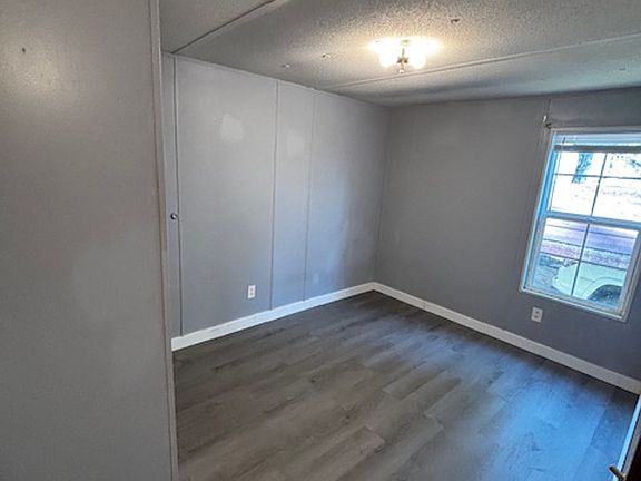 3rd image of 132 Ramblewood Dr
