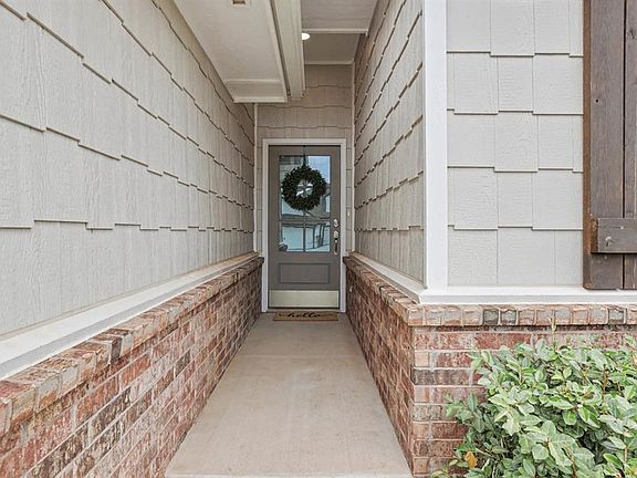 3rd image of 3240 Mangrove Rd