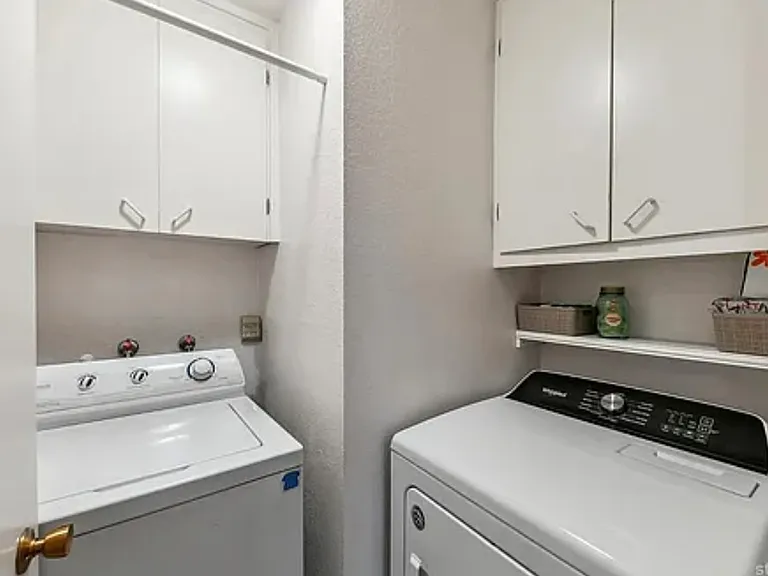 803 Michael Dr — Photo 7