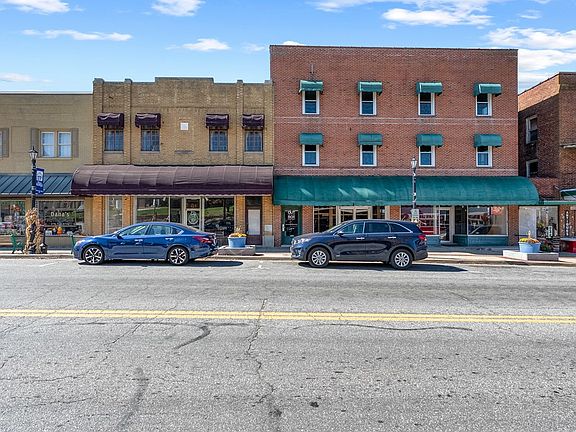 3rd image of 522&516 N Main St