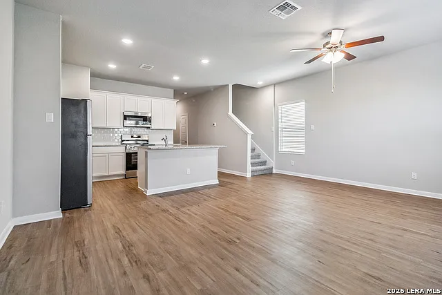3 bed, 2.5 bath, 1345 sqft, $1,350 — Photo 4