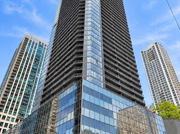 10 E Ontario St APT 4601, Chicago, IL 60611