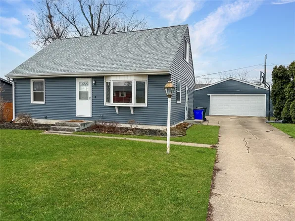 2209 26th St SW, Cedar Rapids, IA 52404