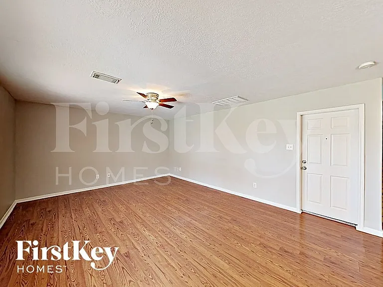 15207 Green Whisper Dr — Photo 6