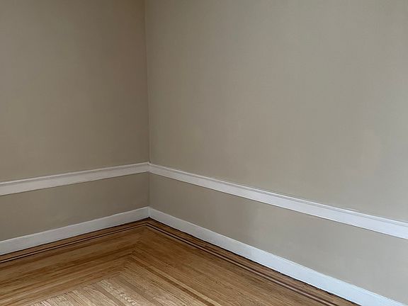 5th image of 105 W Market St #A