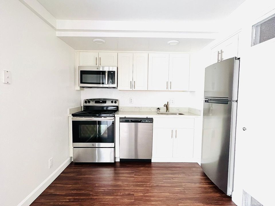 1st image of 6080 Cedar Blvd #C