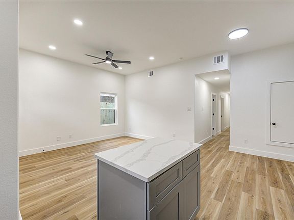 5th image of 9727 Stedman St