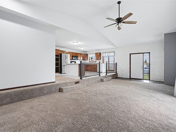 2nd image of 1056 W Ave