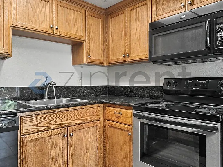 1812 Cirby Way #B — Photo 10
