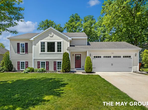 1641 Hamlet Dr, Lowell, MI 49331