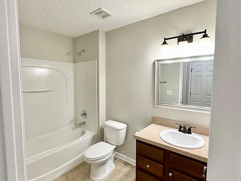 1760 Lake Shore Blvd — Photo 12