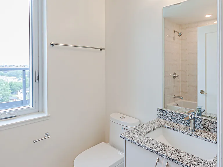 700 Sheppard Ave W #905 — Photo 26