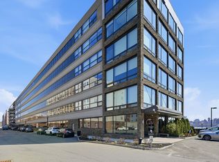 9 Somerset Ln Unit 408, Edgewater, NJ
