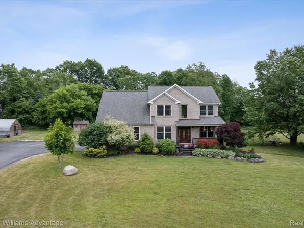 1942 Percy Ln, Highland, MI 48357