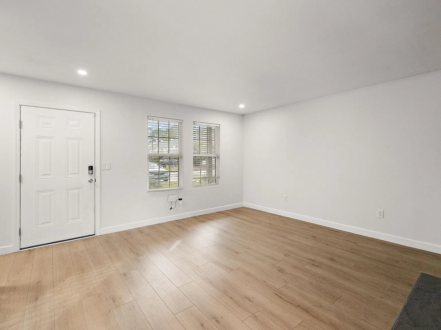 2 bed, 1.5 bath, 1080 sqft, $1,695 — Photo 3