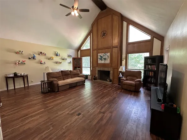 180 Laurie Ln, Silsbee, TX 77656