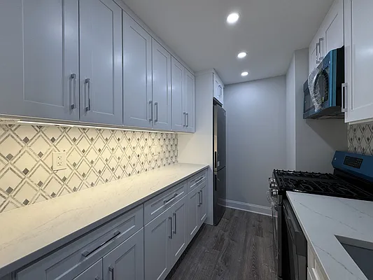 Sold by Zand Realty Management | media 1