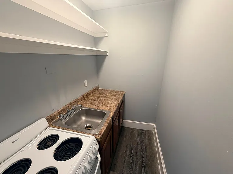 97 Columbia St #8 — Photo 4