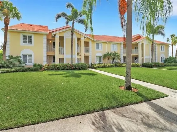 7756 Jewel Ln APT 102, Naples, FL 34109