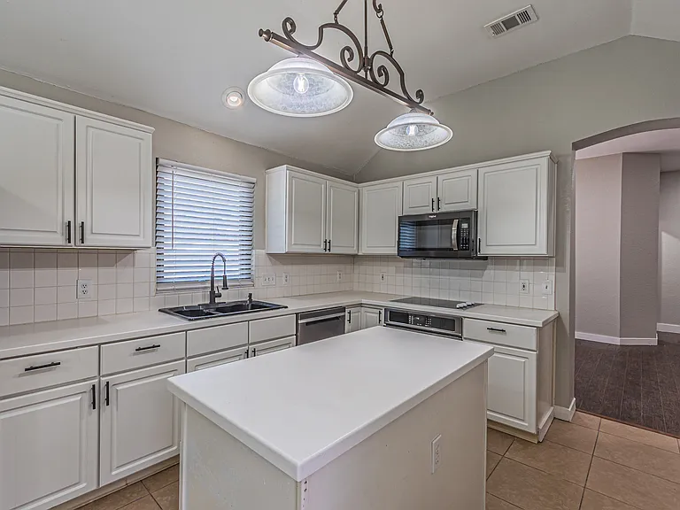 7624 Vista Creek Ln — Photo 22