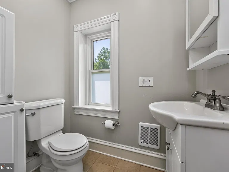 855 N Pleasant View Rd — Photo 20