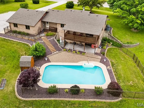 865 Troy Ofallon Rd, Troy, IL 62294