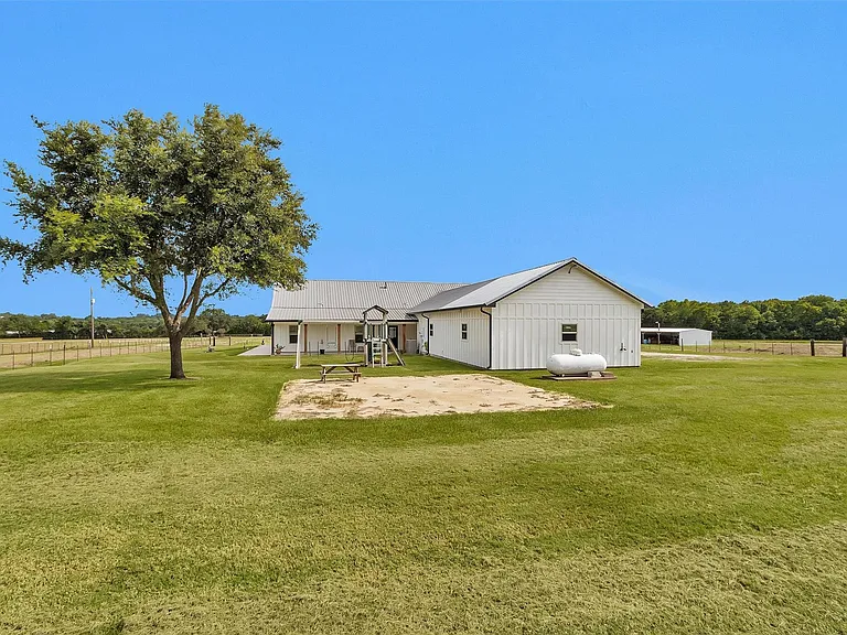 7581 County Road 333 — Photo 37