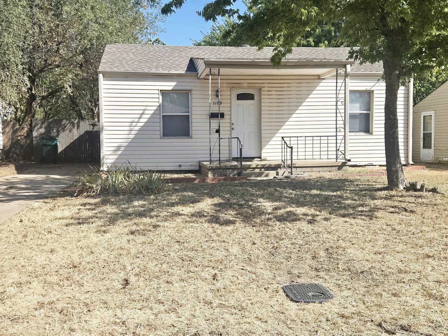 2 bed, 600 sqft, $850 — Photo 1