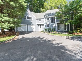 6 Overbrook Dr, Millwood, NY 10546