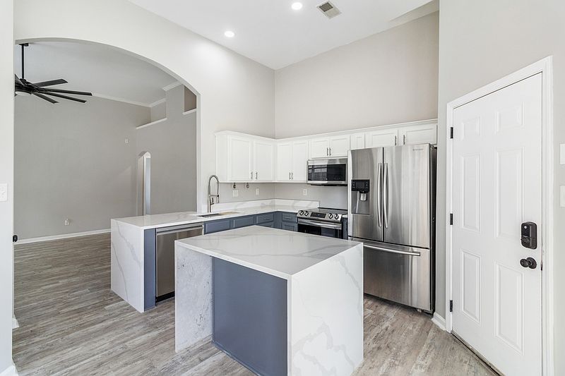 1st image of 9209 Acadia Pl