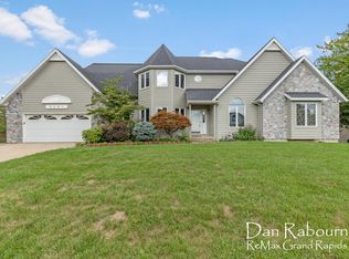 5391 Ticonderoga Dr SE, Kentwood, MI 49508