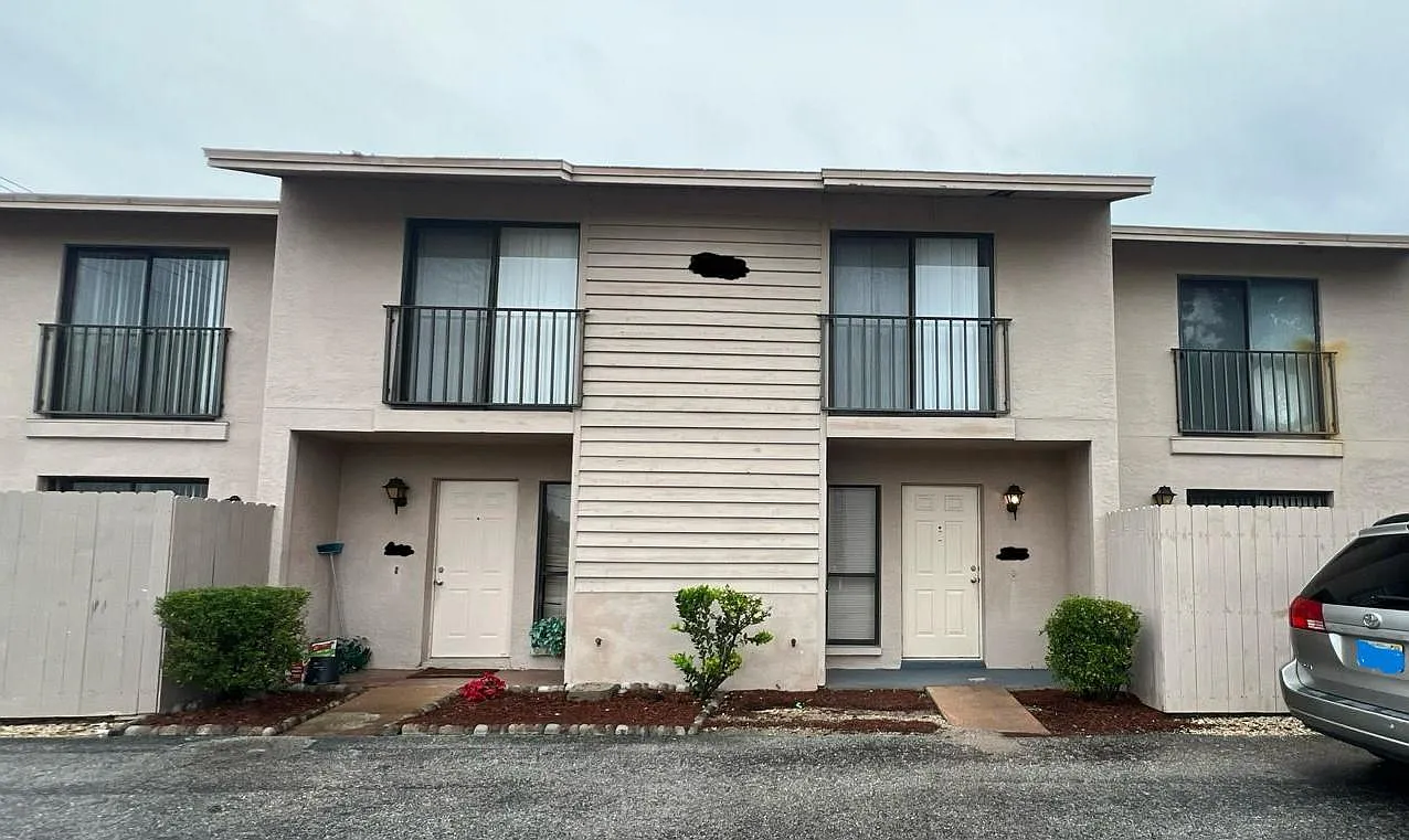 2 bed, 1.5 bath, $1,650 — Photo 2