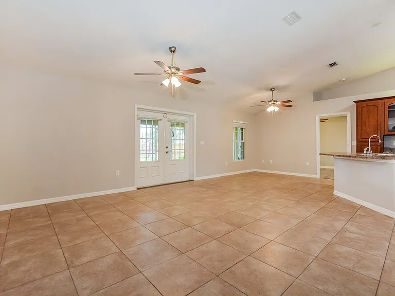 11546 Lake Dr — Photo 3