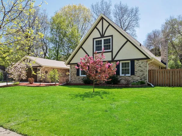 611 Westminster DRIVE, Waukesha, WI 53186