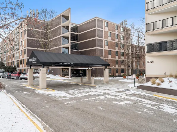 7200 York Ave S APT 202, Edina, MN 55435