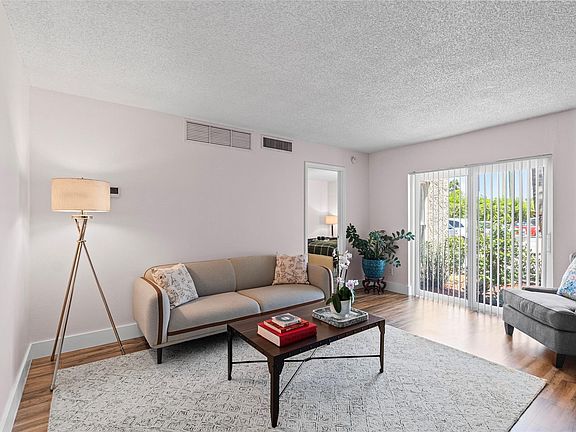 3rd image of 5336 NE 6th Avenue #F7