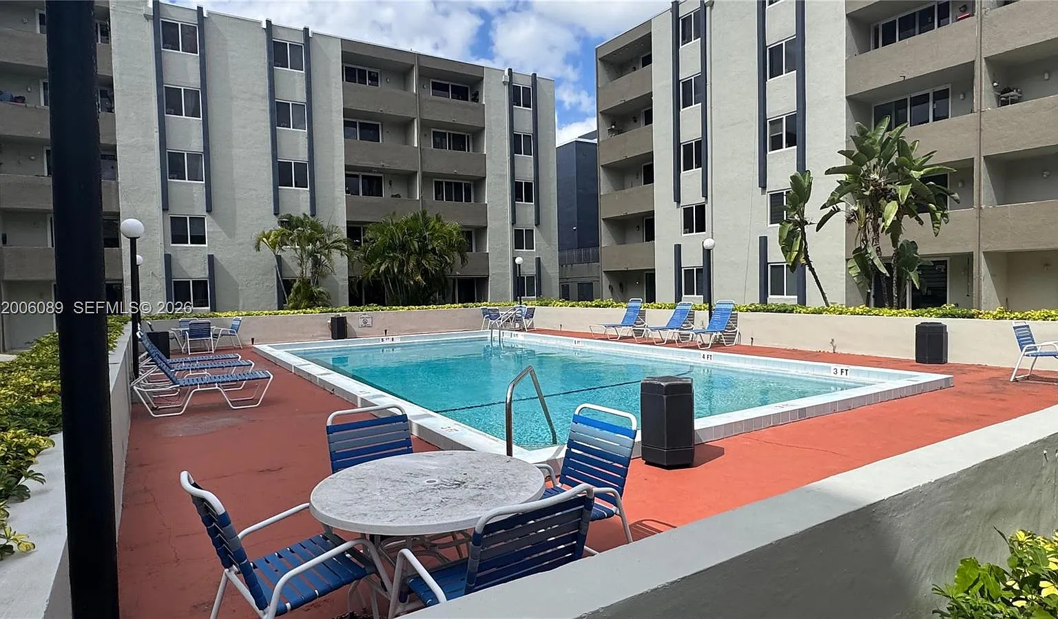 Samari Lake East Condo — Photo 1