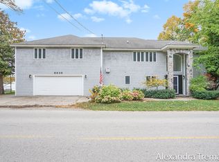 6939 Crystal Dr, Beulah, MI 49617