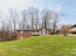 39 Laurel Cir, Waynesville, NC 28786