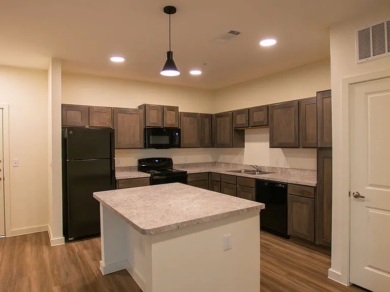 Loma Vista Lofts — Photo 20