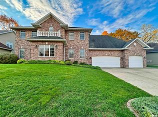 5700 W Timber Oak Ct, Peoria, IL 61615