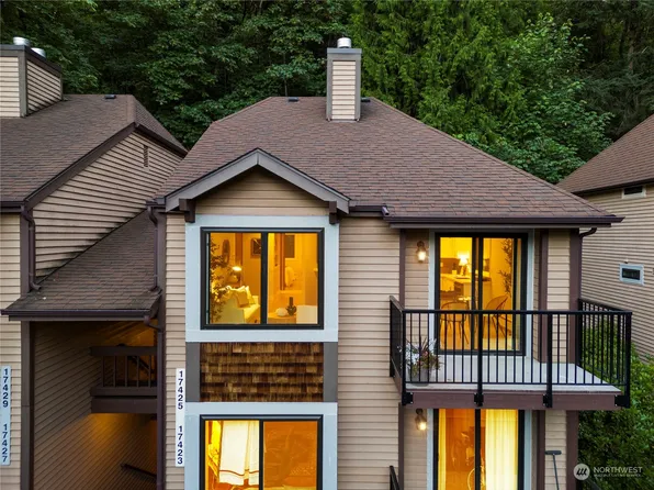 17425 NE 88th Place #C, Redmond, WA 98052