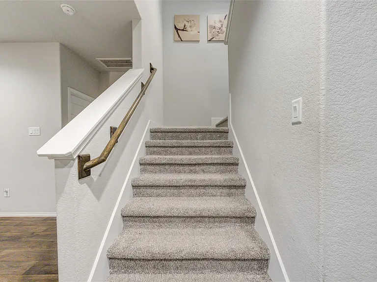 1615 Goose Island Ln — Photo 37