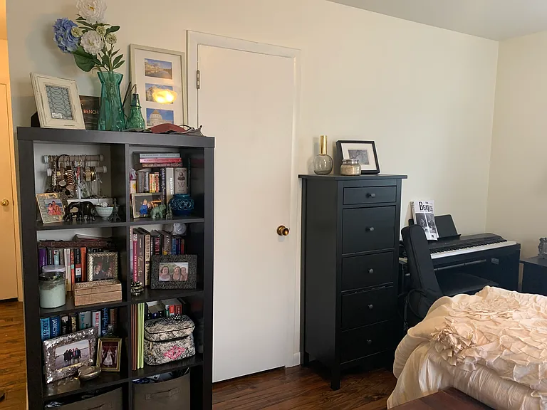 1203 Rodman St — Photo 3