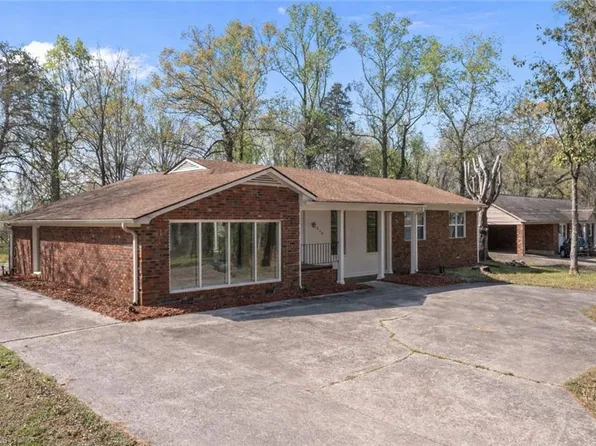 538 E Stadium Dr, Eden, NC 27288