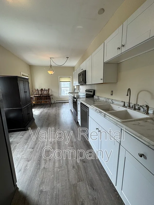 2 bed, 2.0 bath, $2,795 — Photo 3