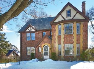 92 Gardner Rd, Brookline, MA 02445