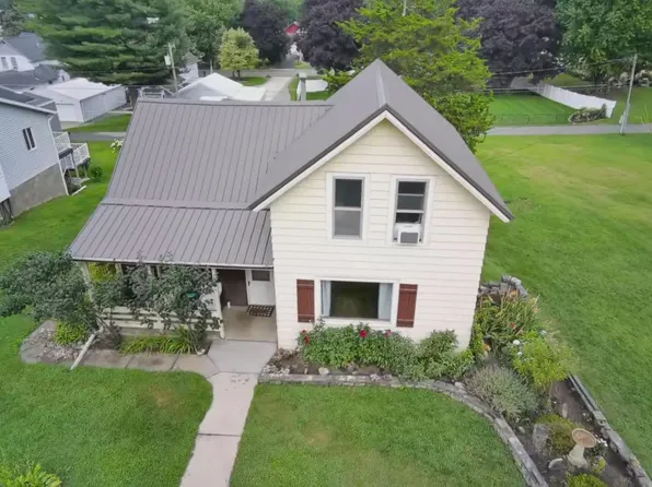 1543 Wabasha Ave, Saint Charles, MN 55972