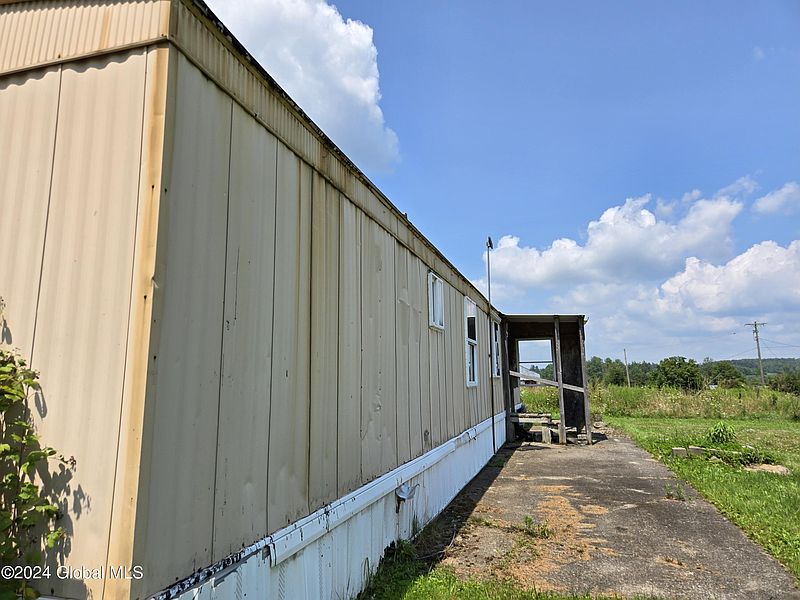 2nd image of 1931 Carter Slocum Road