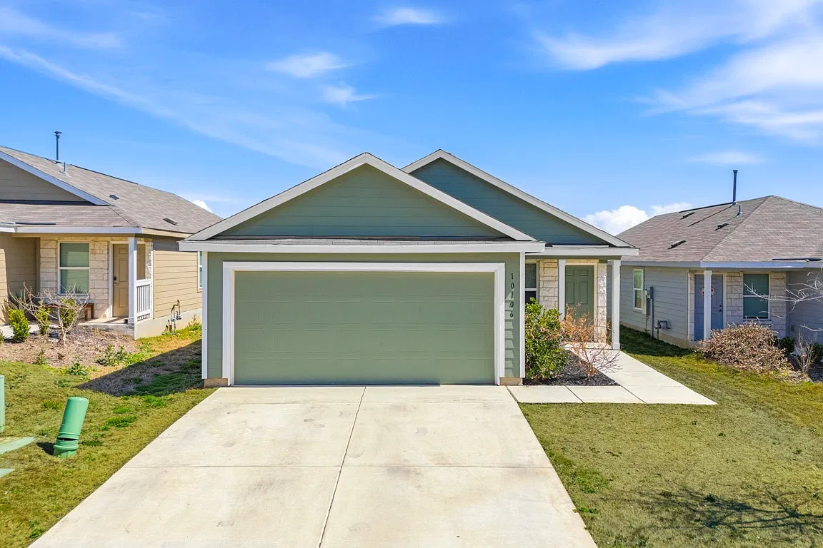 4 bed, 1627 sqft, $1,670 — Photo 1